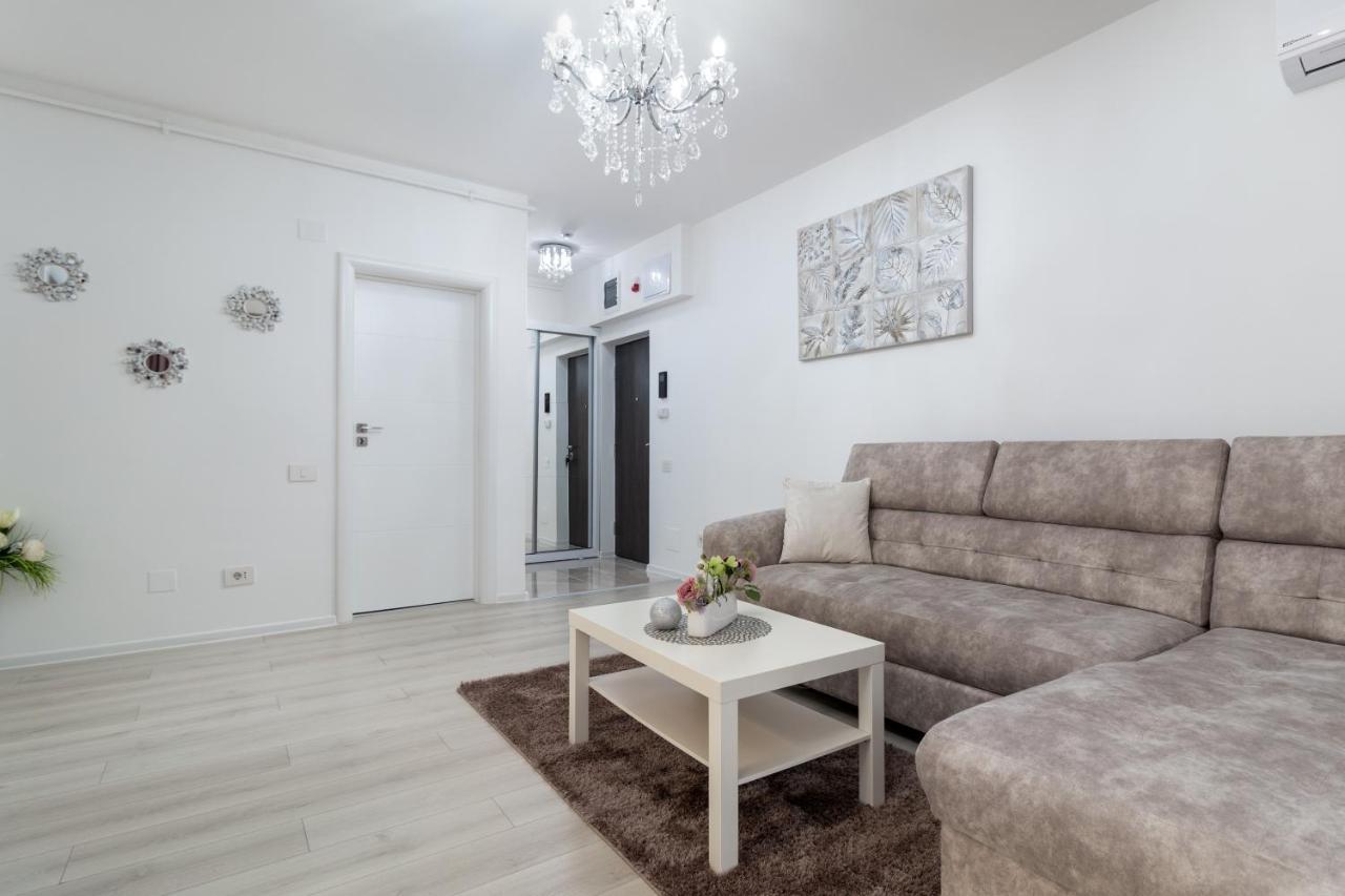 Premier Apartment Luceafarul Oradea Exteriör bild