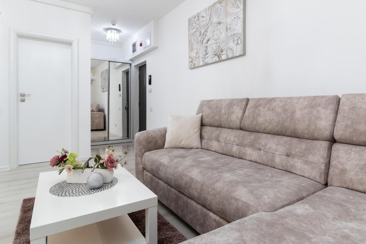Premier Apartment Luceafarul Oradea Exteriör bild