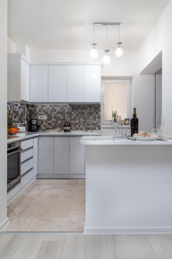 Premier Apartment Luceafarul Oradea Exteriör bild